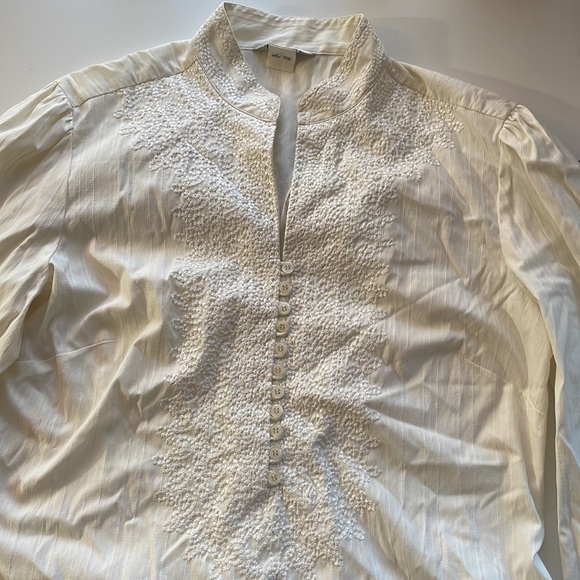 White Long sleeve blouse - Picture 3 of 8